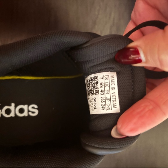 Adidas women’s VL Court Bold - Picture 3 of 4